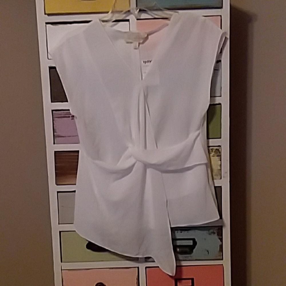 Feminine Flow Top
